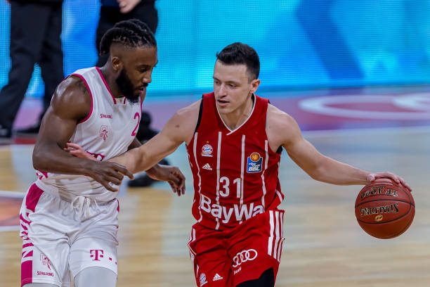 名更靠前 名更靠前